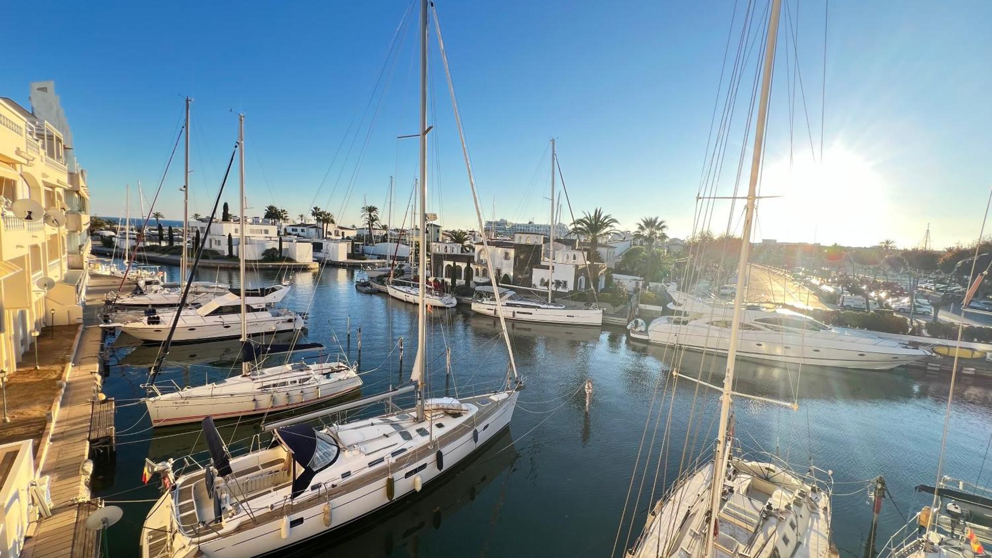 Estudio Frente Al Canal Con Terraza Empuriabrava Exterior foto